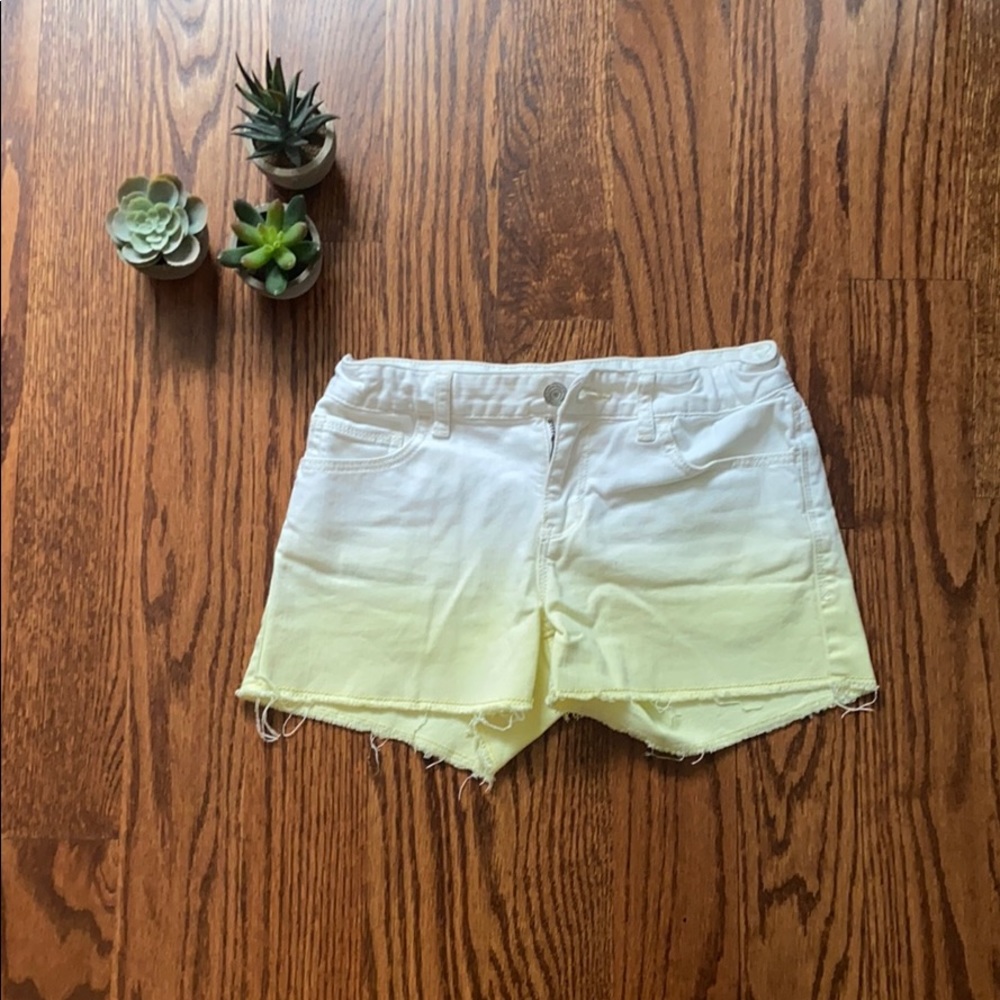 White and yellow ombré gap shorts